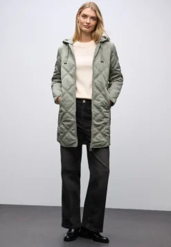 Manteau matelassé avec capuche