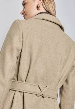 Manteau à revers