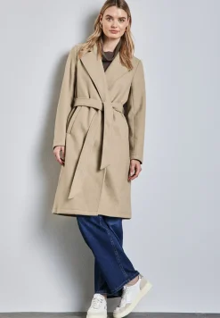 Manteau à revers