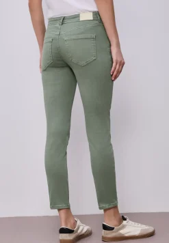 Mid Waist Slim Leg Jeans dans un Casual Fit