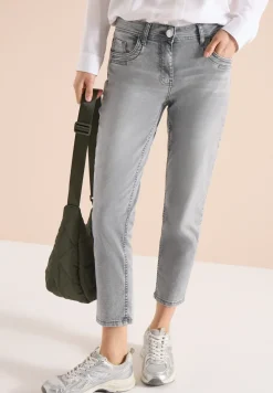 Mid Waist Slim Leg Jeans dans un Casual Fit