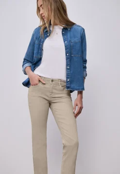 Mid Waist Straight Leg Jeans dans le Slim Fit