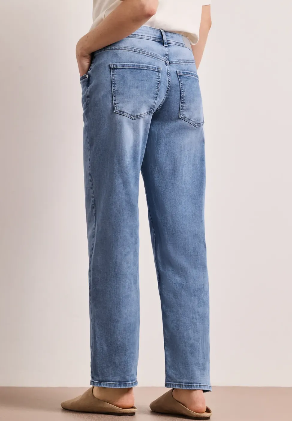 Mid Waist Straight Leg Jeans en coupe casual