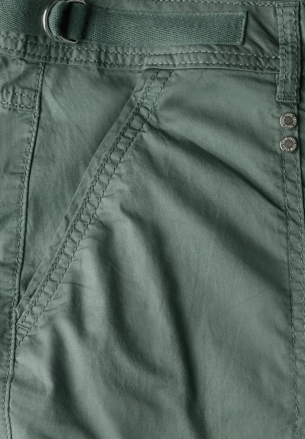 Pantalon 7/8 au look cargo