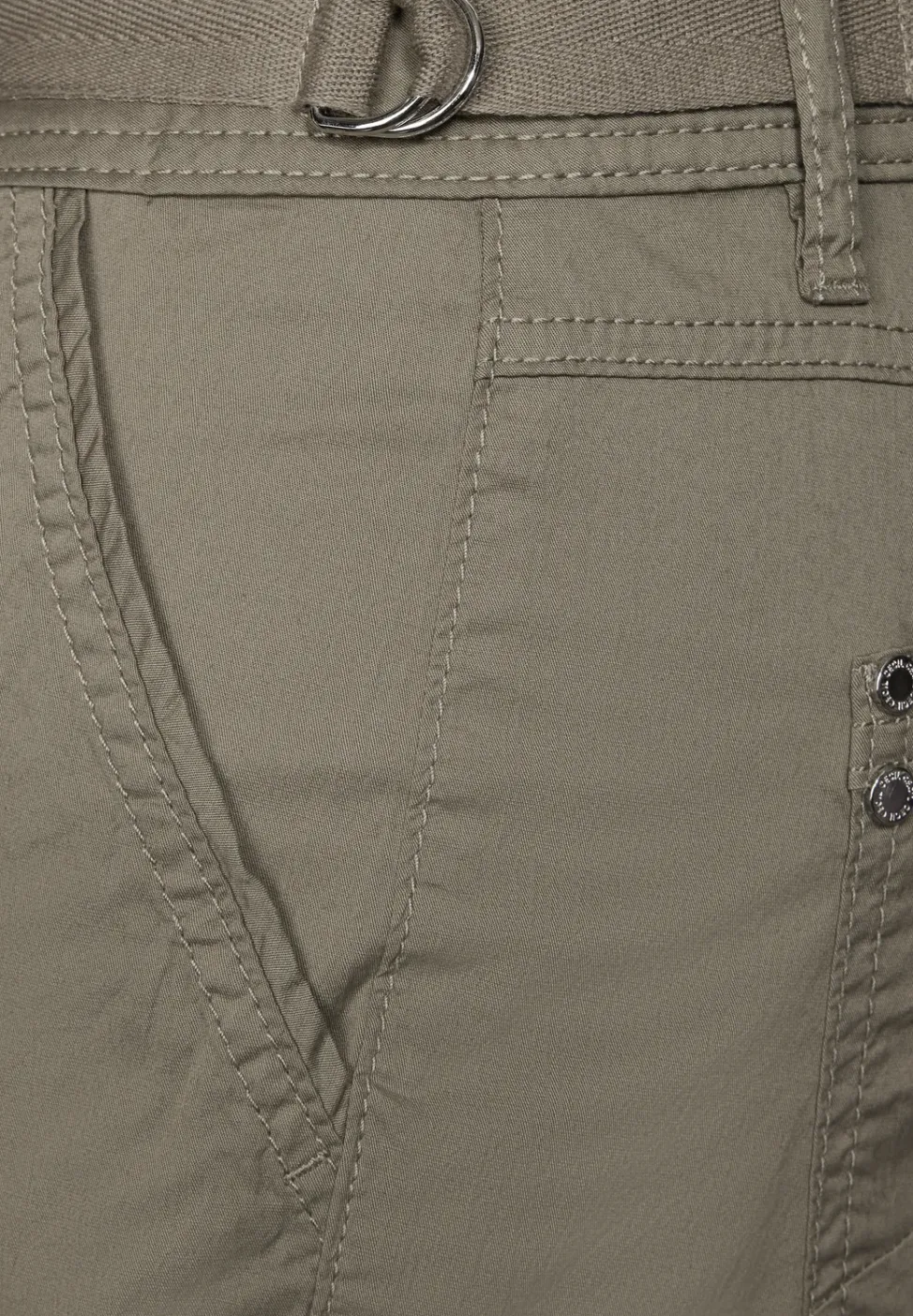 Pantalon 7/8 au look cargo