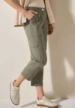 Pantalon 7/8 au look cargo