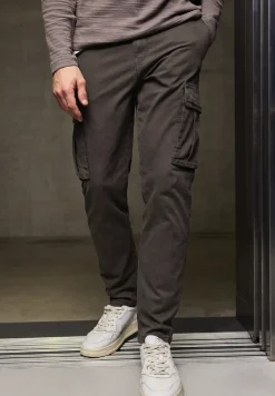 Pantalon cargo à la coupe décontractée