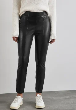 Pantalon enduit