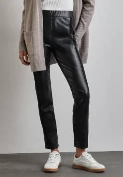 Pantalon enduit