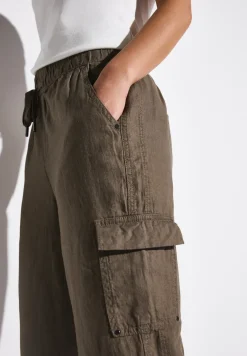Pantalon en lin au look cargo
