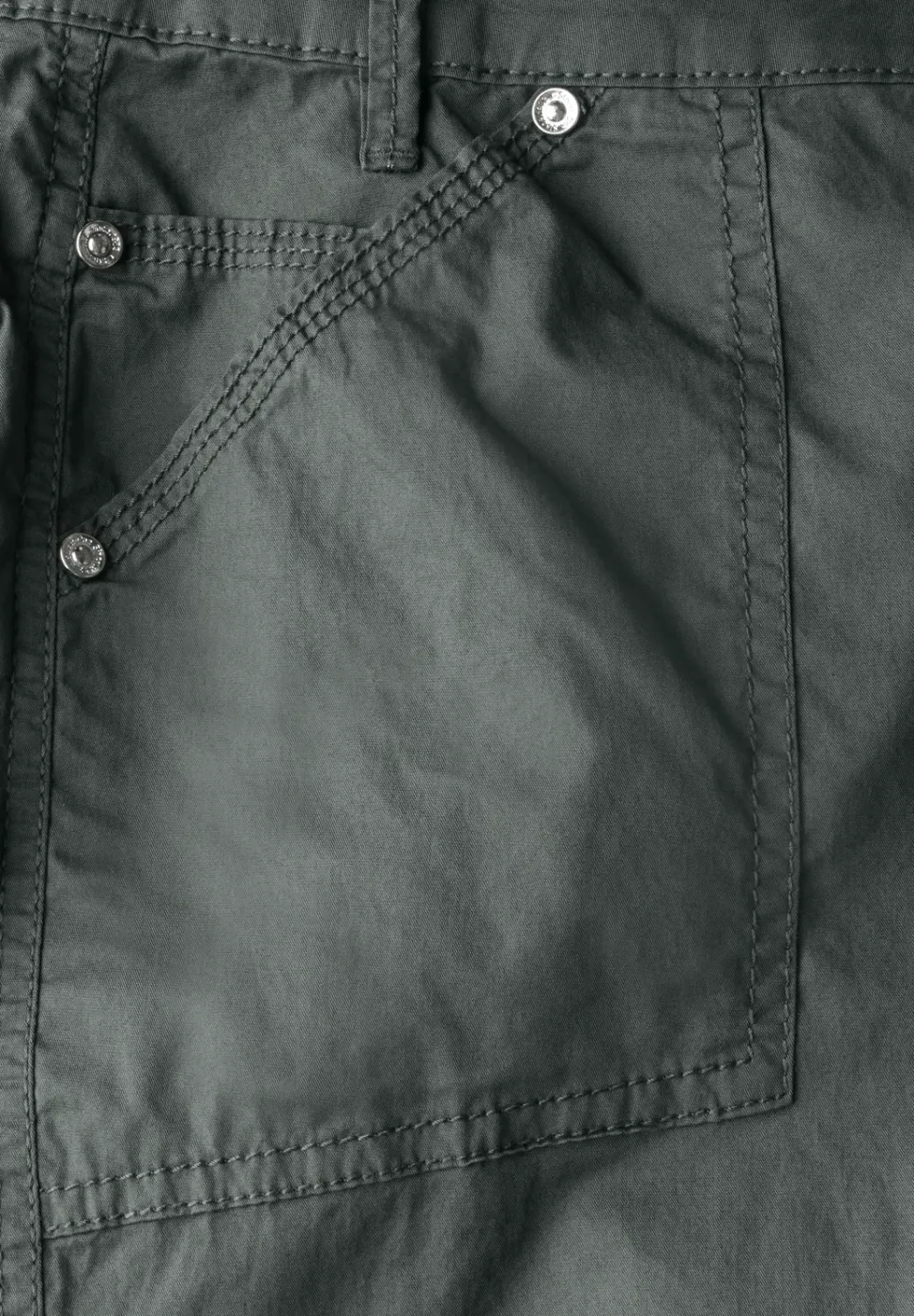 Pantalon 3/4 en satin avec poches