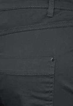 Pantalon en sergé coupe classique