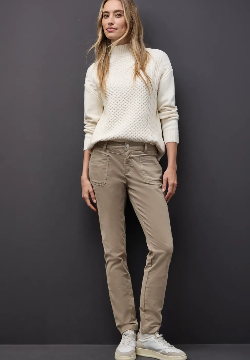 Pantalon en velours côtelé, coupe décontractée