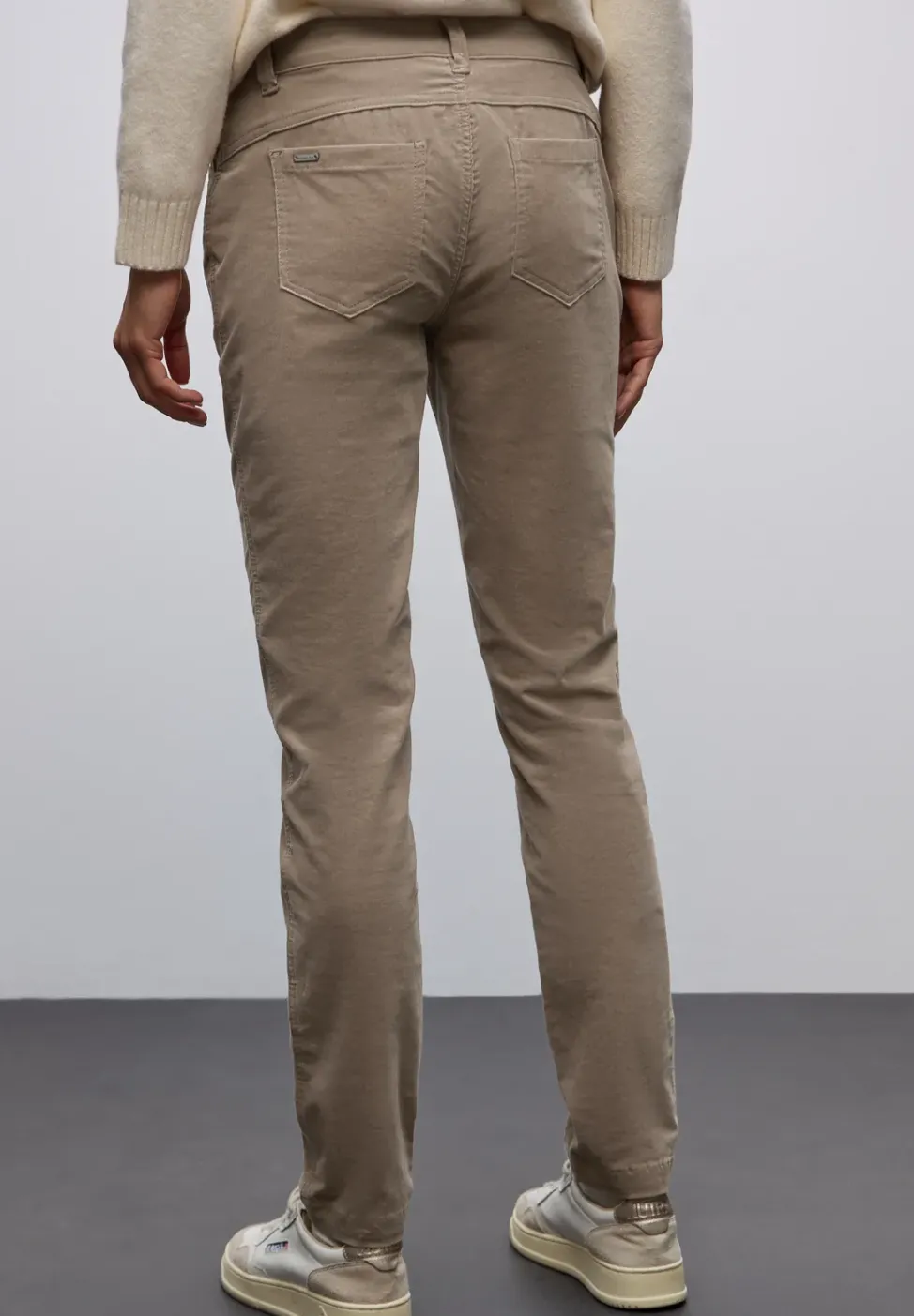 Pantalon en velours côtelé, coupe décontractée