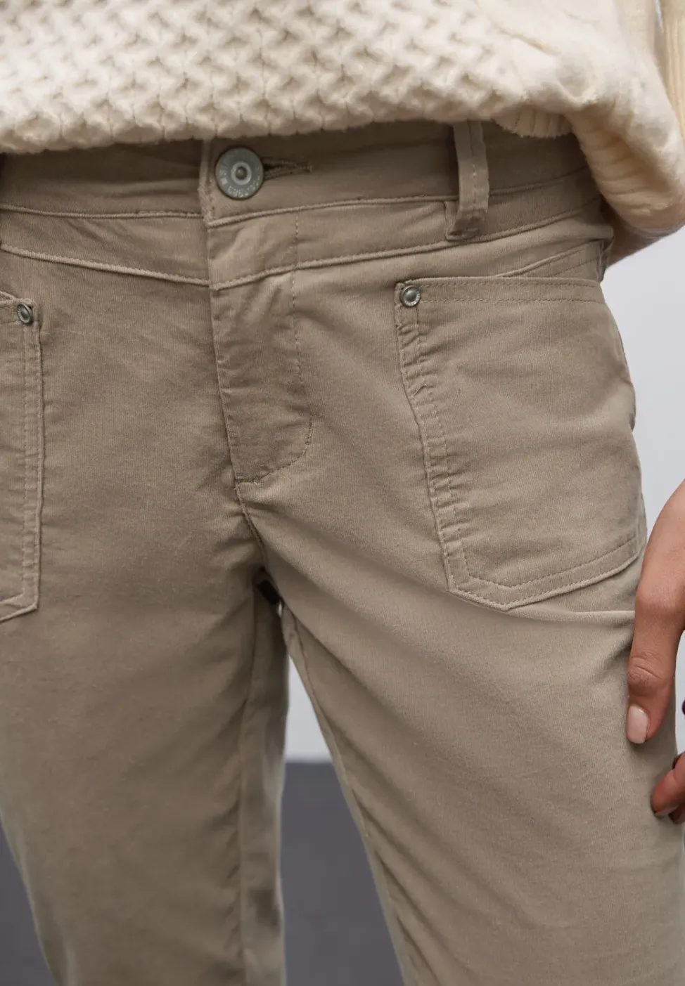 Pantalon en velours côtelé, coupe décontractée