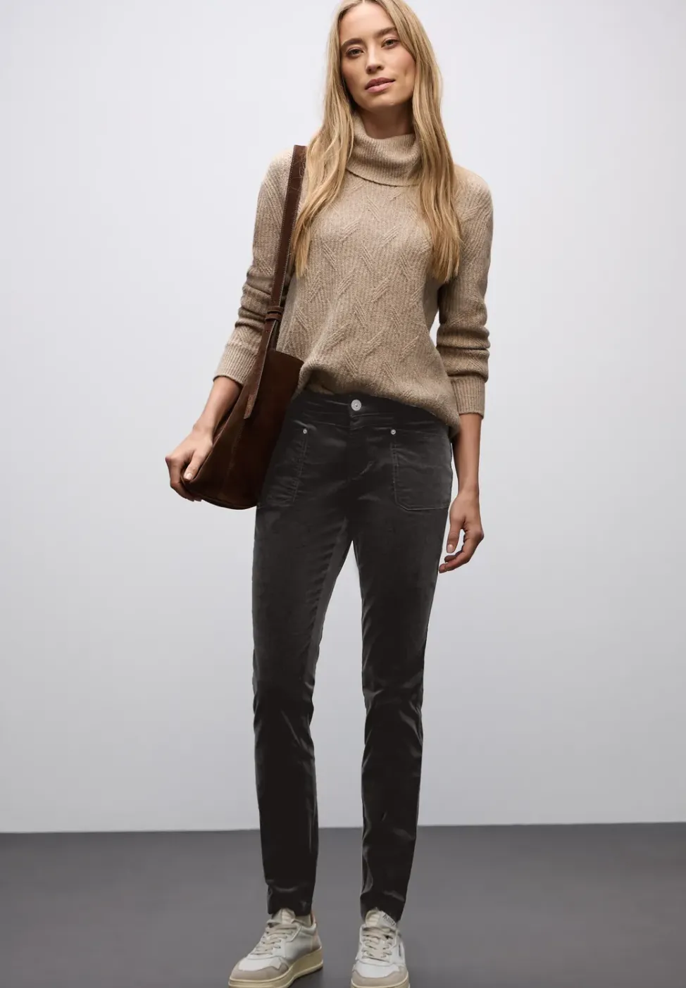 Pantalon en velours côtelé, coupe décontractée