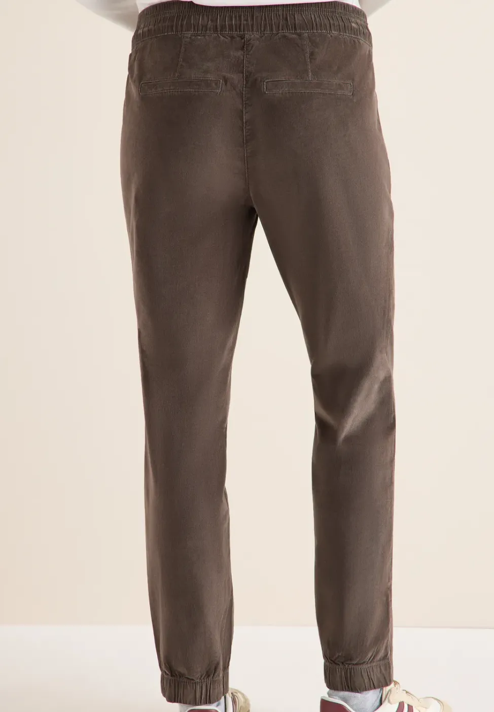 Pantalon en velours côtelé, coupe causale