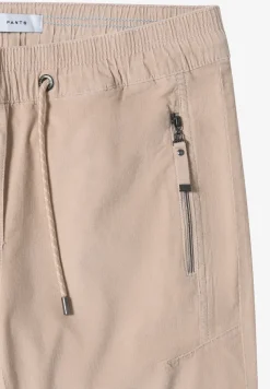 Pantalon en velours côtelé, coupe causale