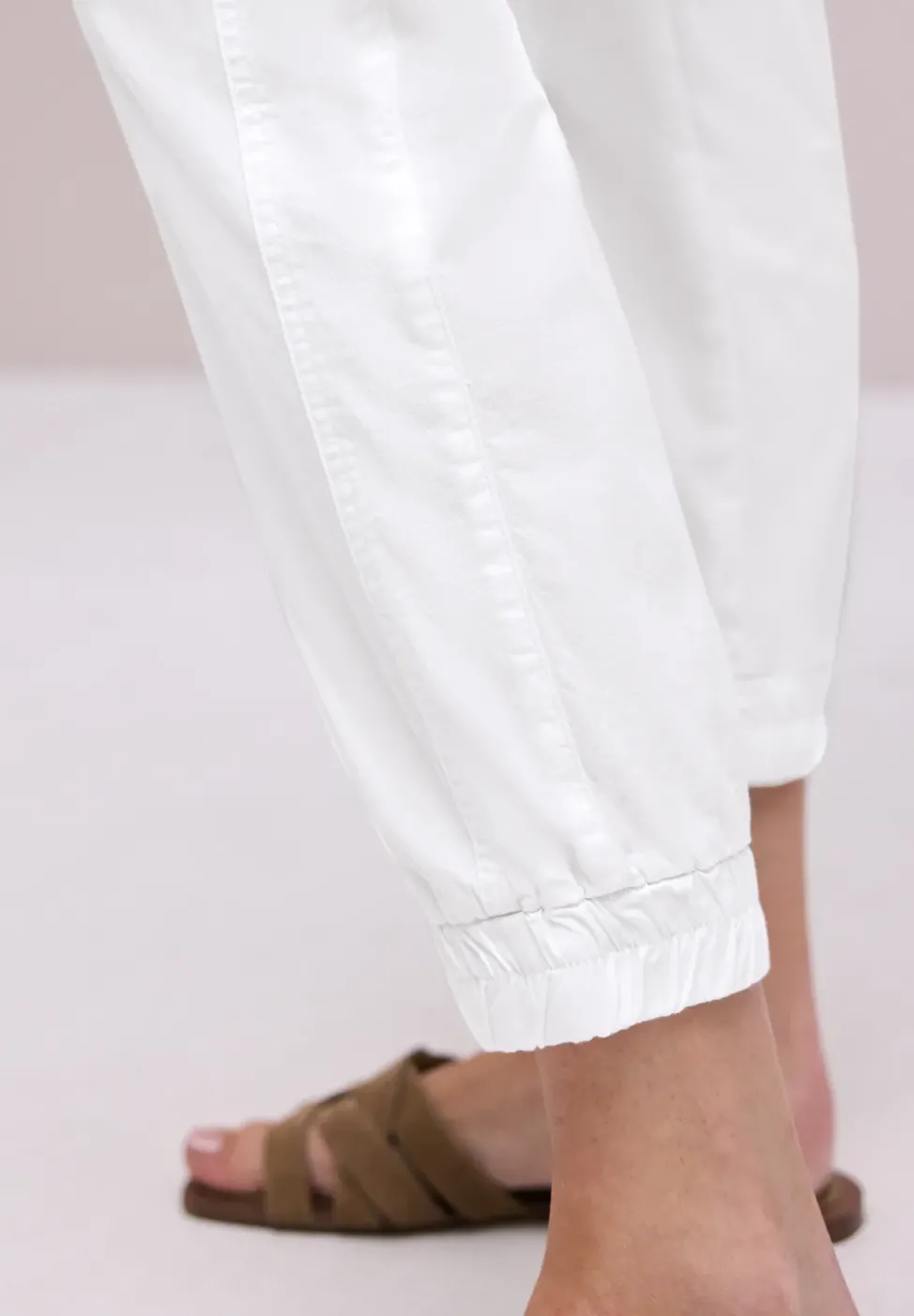 Pantalon léger en coupe slim