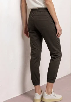 Pantalon léger en coupe slim