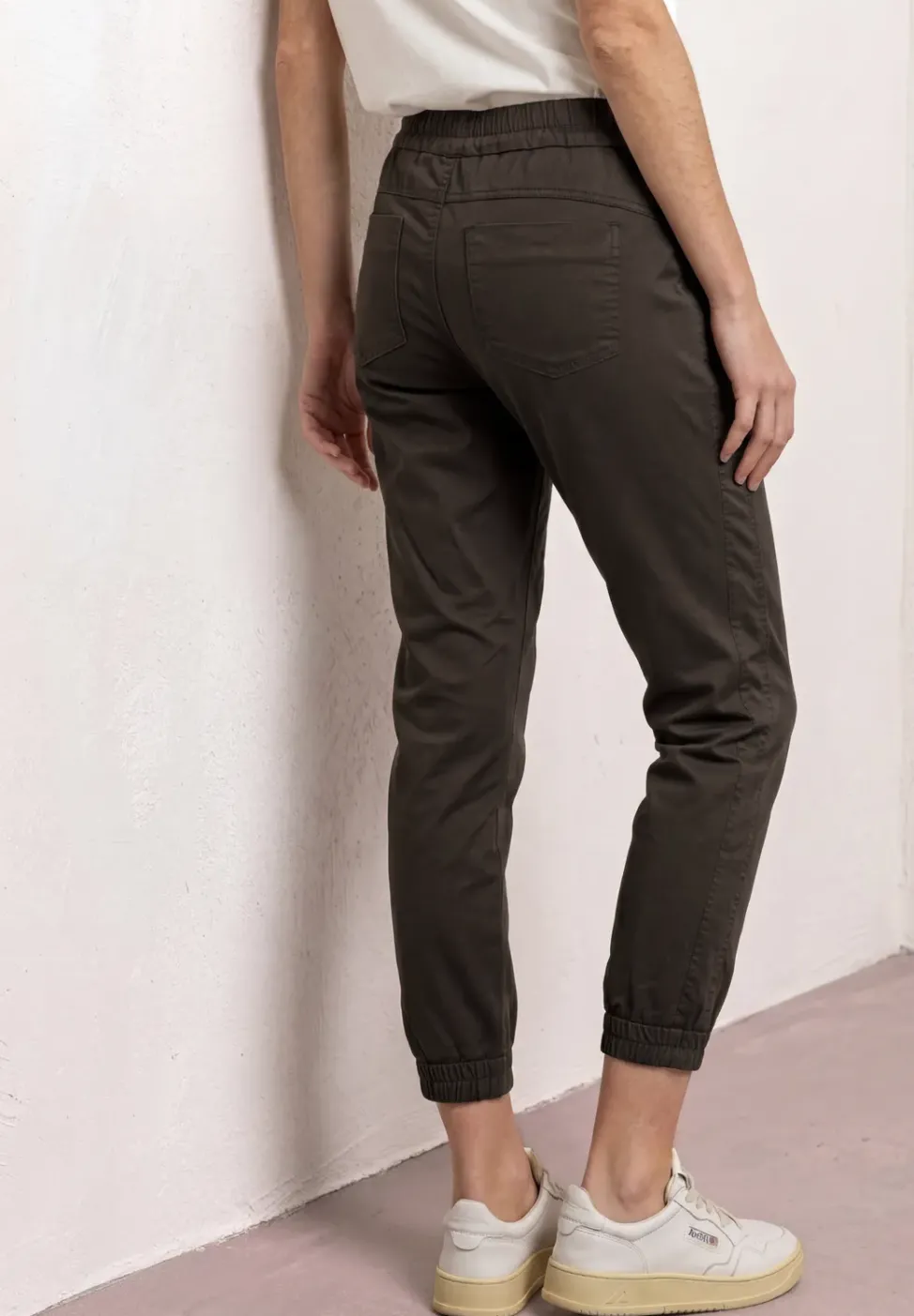 Pantalon léger en coupe slim