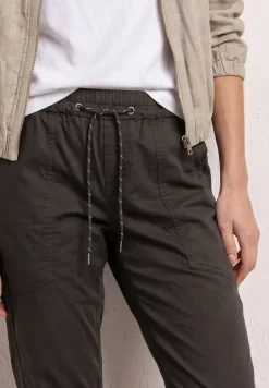 Pantalon léger en coupe slim