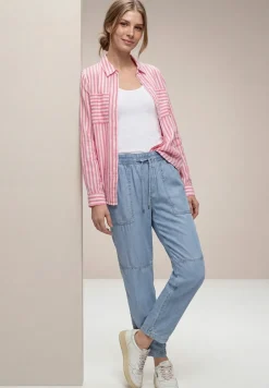 Pantalon Mid Waist Slim Leg au look délavé