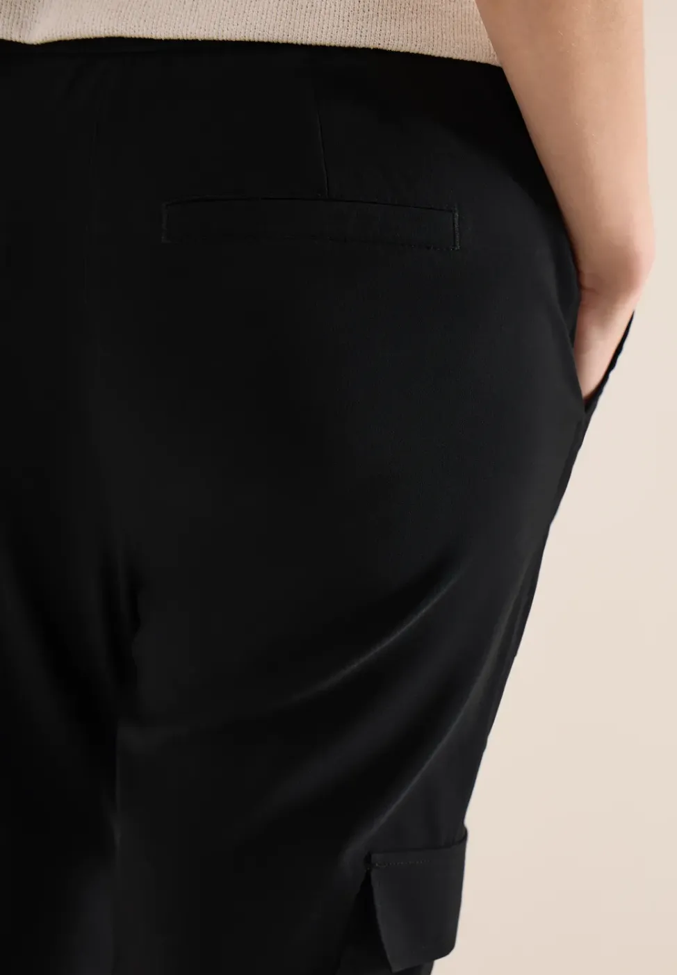 Pantalon Mid Waist Slim Leg au look cargo