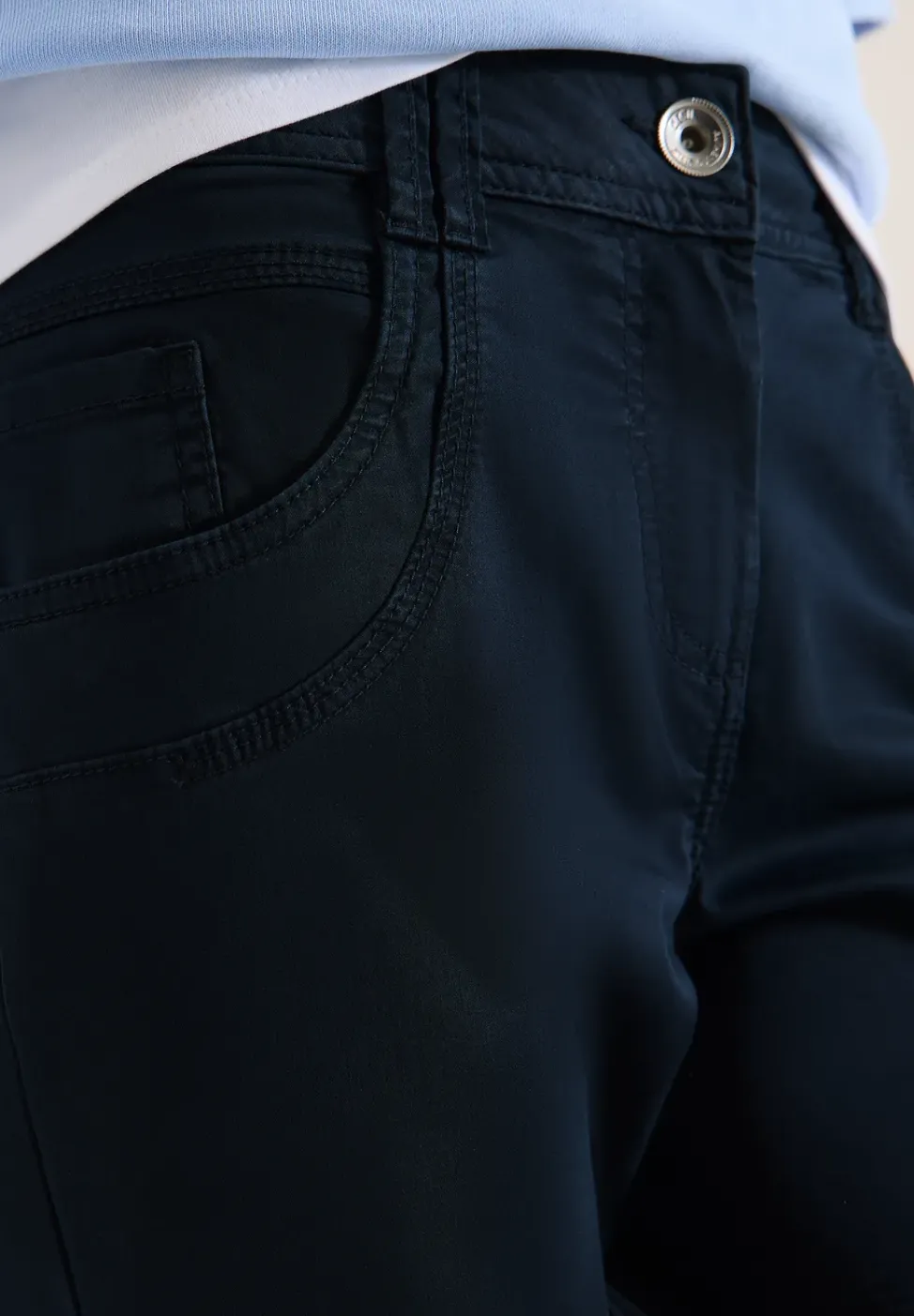 Pantalon Mid Waist Slim Leg en Casual Fit