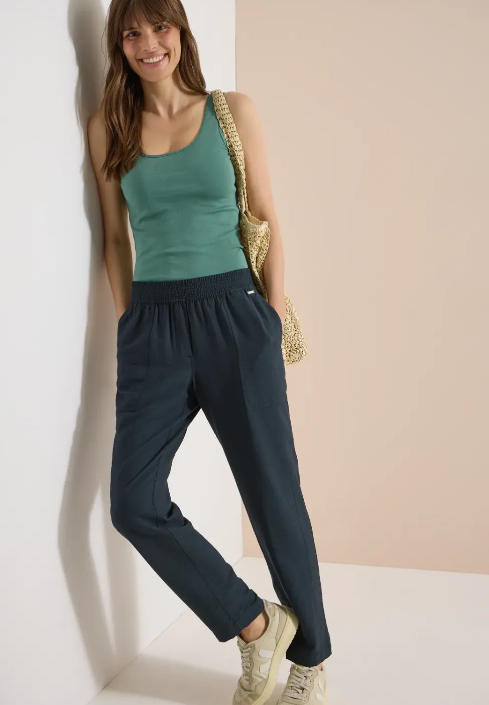 Pantalon Mid Waist Slim Leg en coupe loose