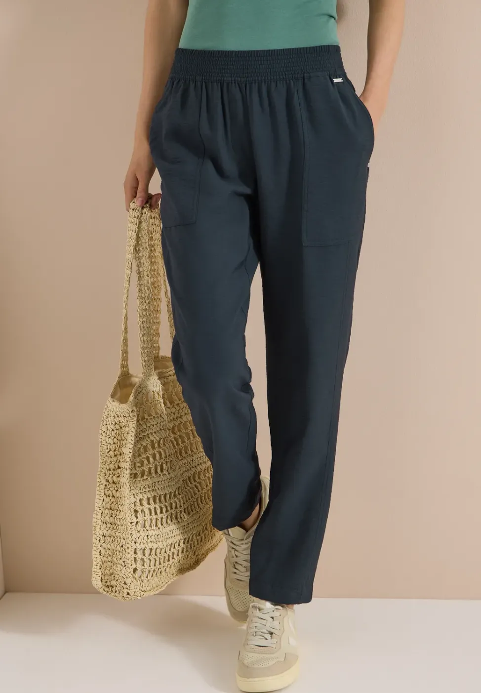 Pantalon Mid Waist Slim Leg en coupe loose