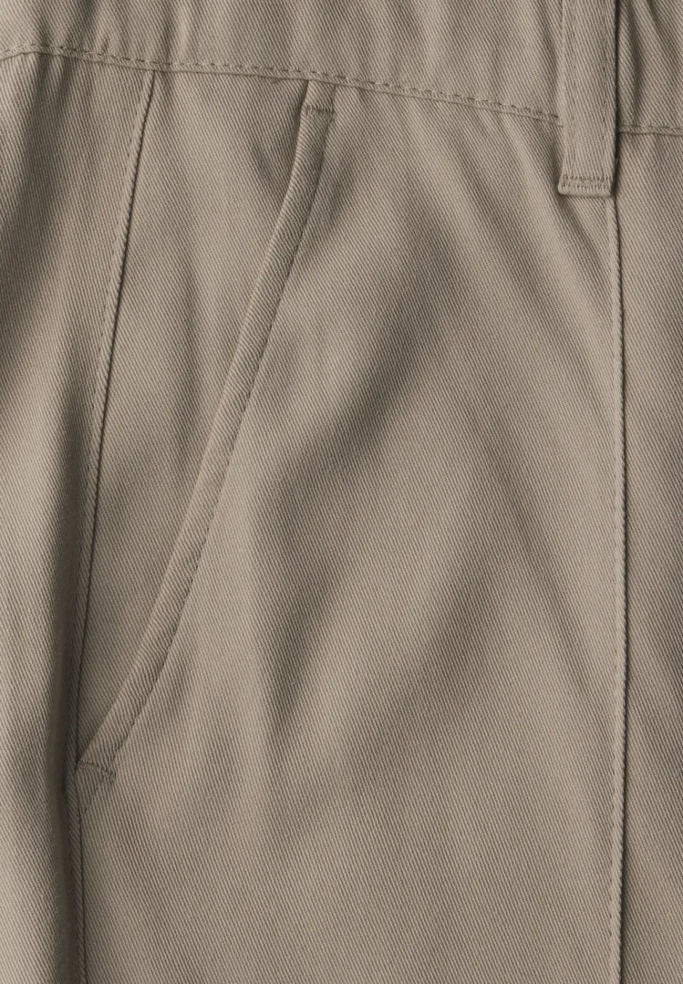 Pantalon paperbag au look cargo