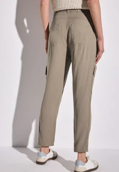 Pantalon paperbag au look cargo