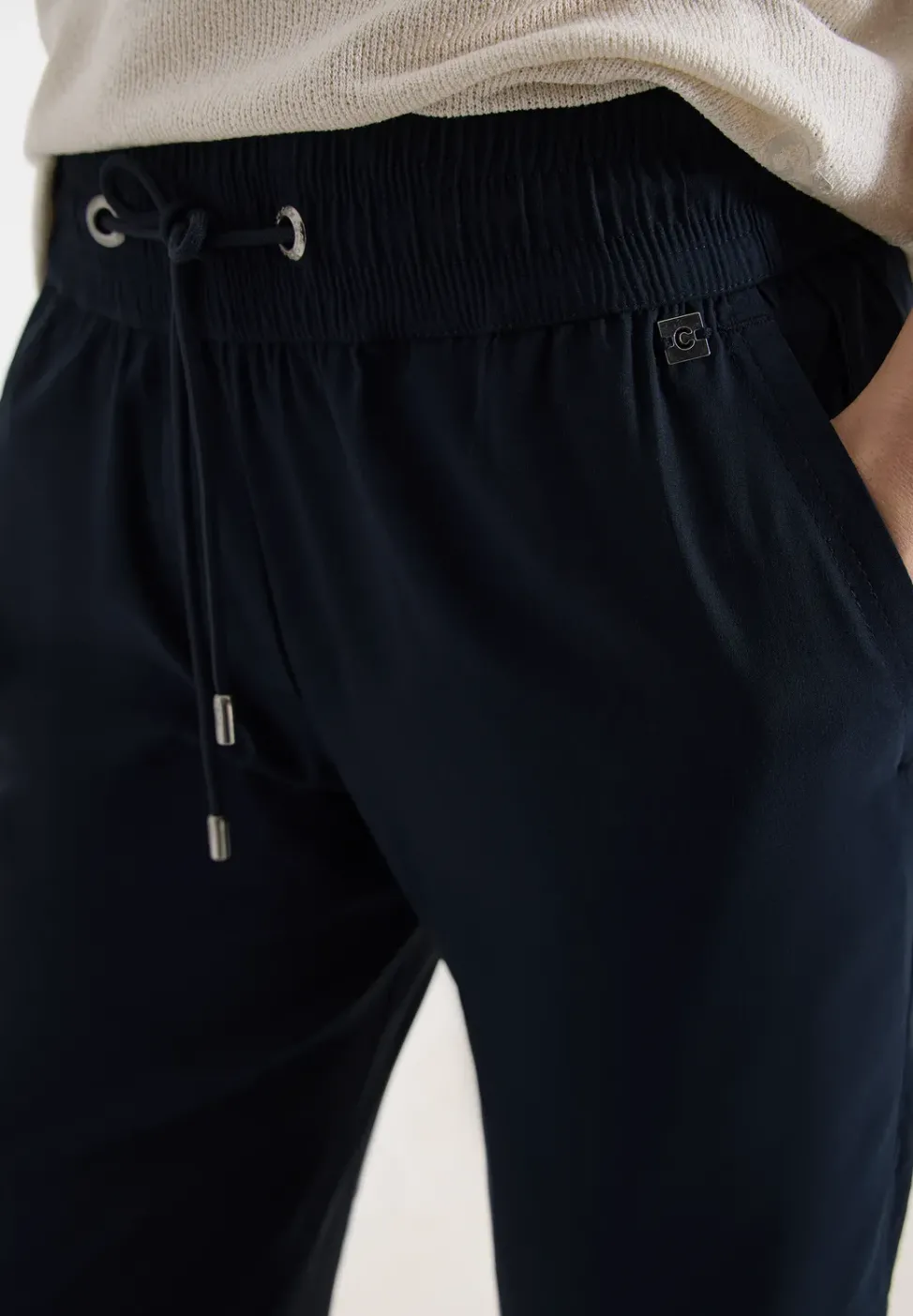 Pantalon taille mi-haute coupe slim