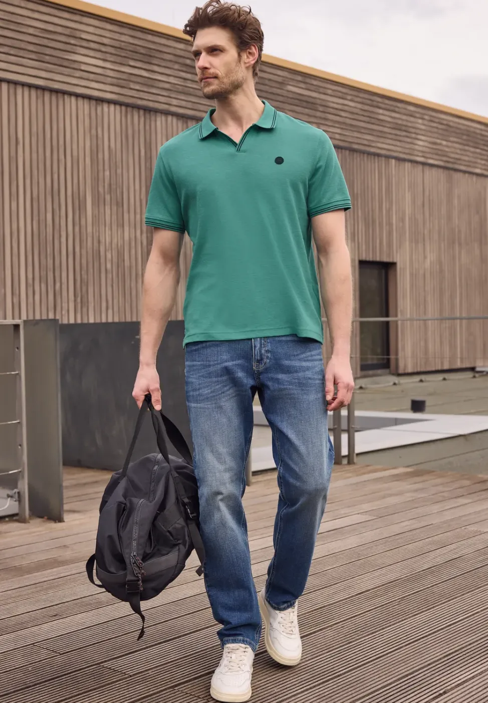 Polo structuré