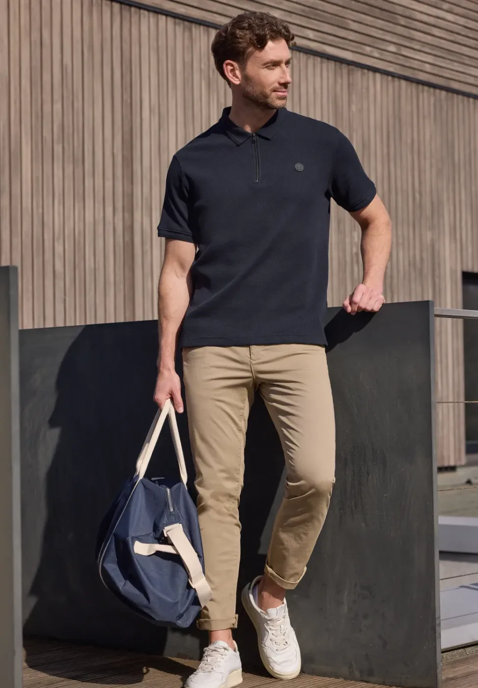 Polo zippé et structuré