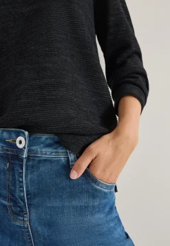 Pull à col en V