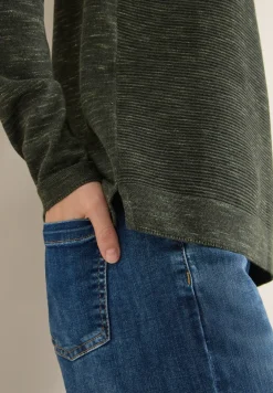 Pull à col en V