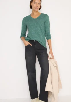 Pull à col en V