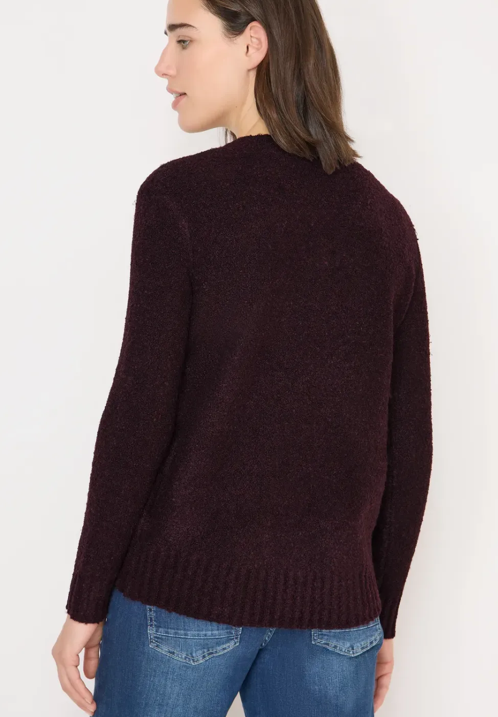 Pull à col en V bouclé