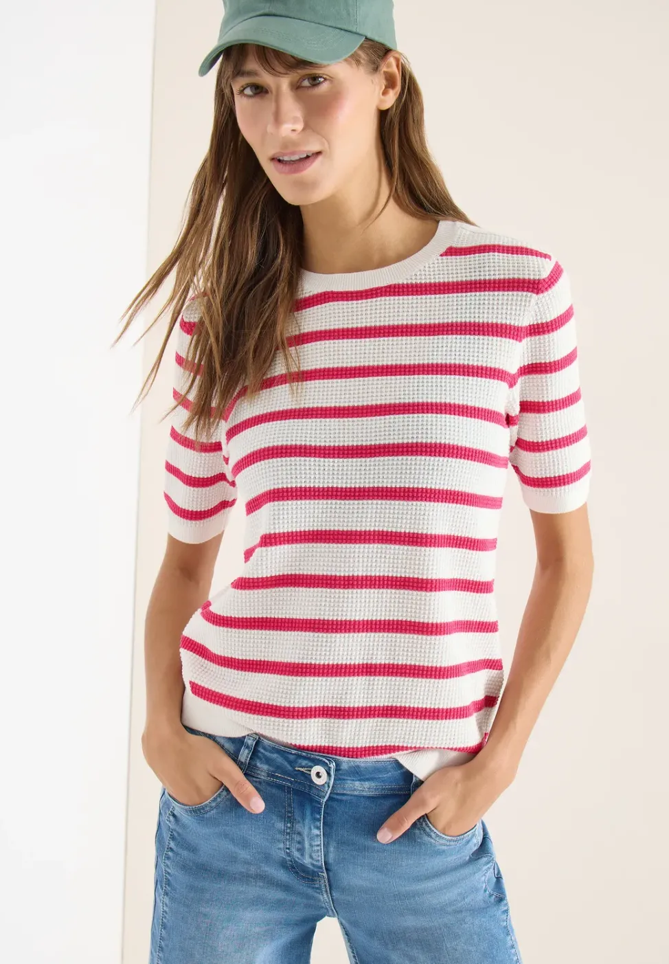 Pull à manches courtes avec structure et rayures