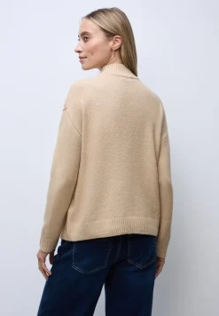 Pull à motif tricoté