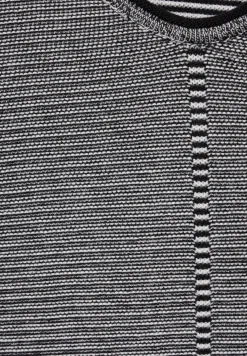 Pull à rayures structurées