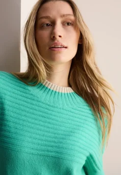 Pull à structure mixte