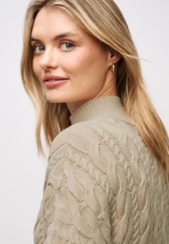 Pull à torsades