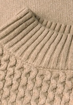 Pull à torsades