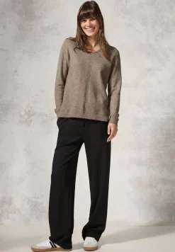 Pull avec col en V