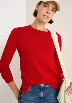 Pull avec détail en tricot