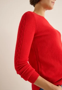 Pull avec détail en tricot