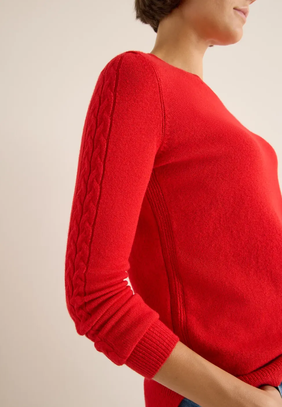 Pull avec détail en tricot